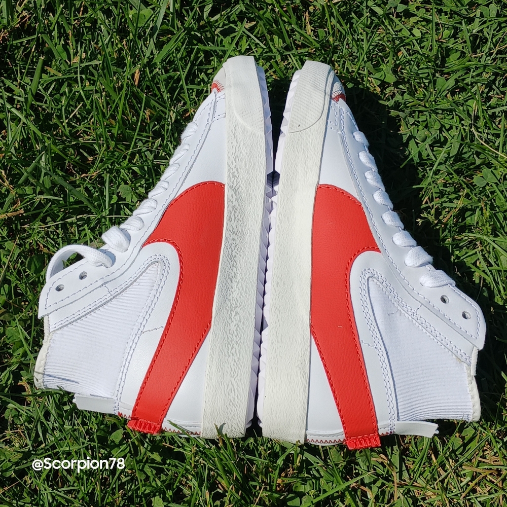 Nike Jumbo Blazer '77 Mid Shoes Size 10 Men/11.5 Women - Picture 3 of 10